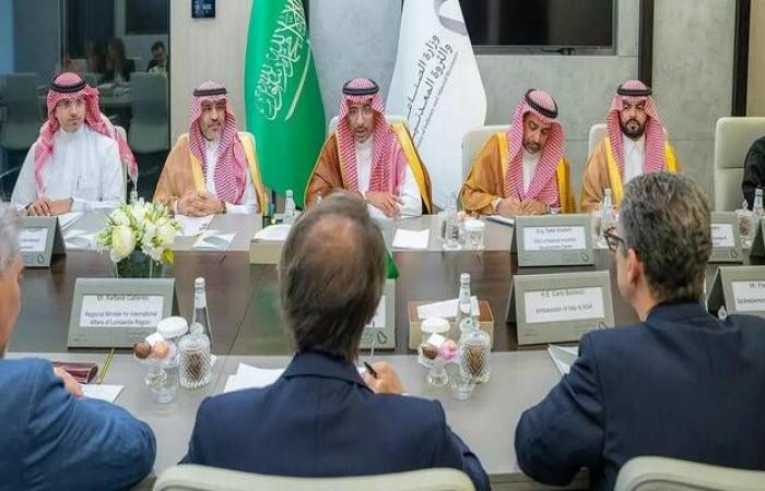 السعودية
      وإيطاليا
      تبحثان
      فرص
      التعاون
      في
      مجالات
      الابتكار
      الصناعي