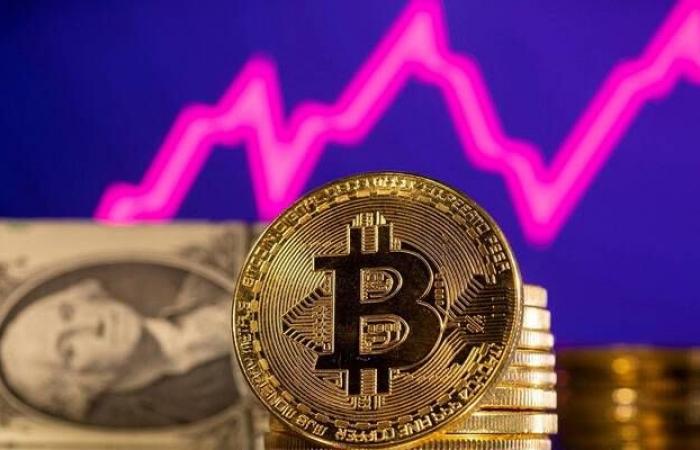 لأول
      مرة
      منذ
      4
      أسابيع..
      سعر
      "بتكوين"
      يتخطى
      مستوى
      65
      ألف
      دولار