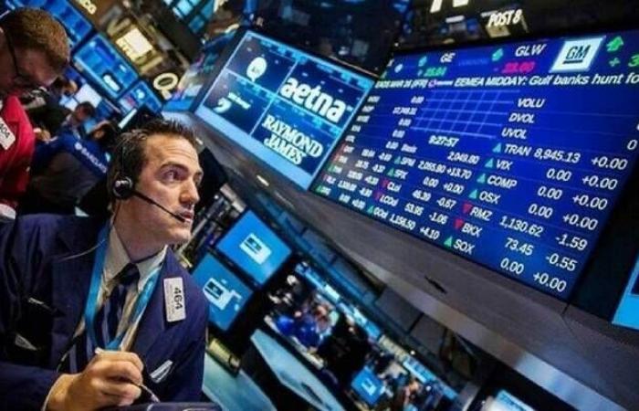 مؤشرات
      الأسهم
      الأمريكية
      تنهي
      تعاملات
      الاثنين
      على
      تراجع
      كبير