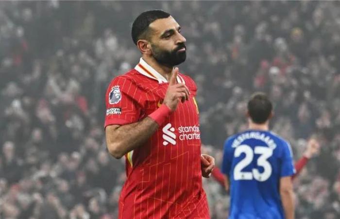 أسطورة
      ليفربول
      يؤكد:
      محمد
      صلاح
      الأقرب
      للفوز
      "بالكرة
      الذهبية"
      عام
      2025