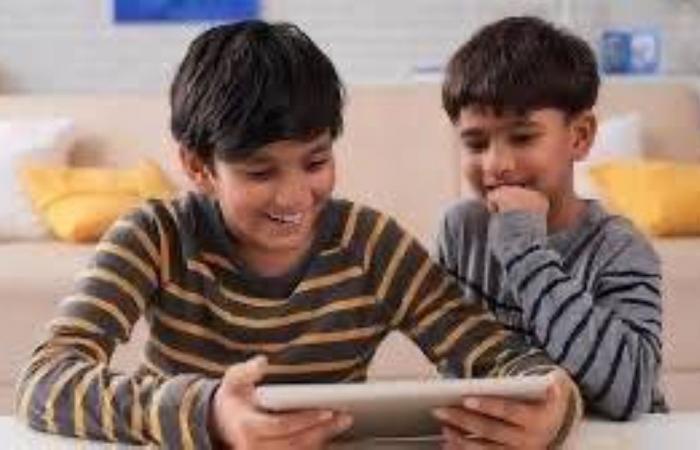 دراسة بحثية من جامعة الملك فيصل في الإعلام المرئي والمسموع تؤكد تأثير اليوتيوب على سلوكيات الأطفال 