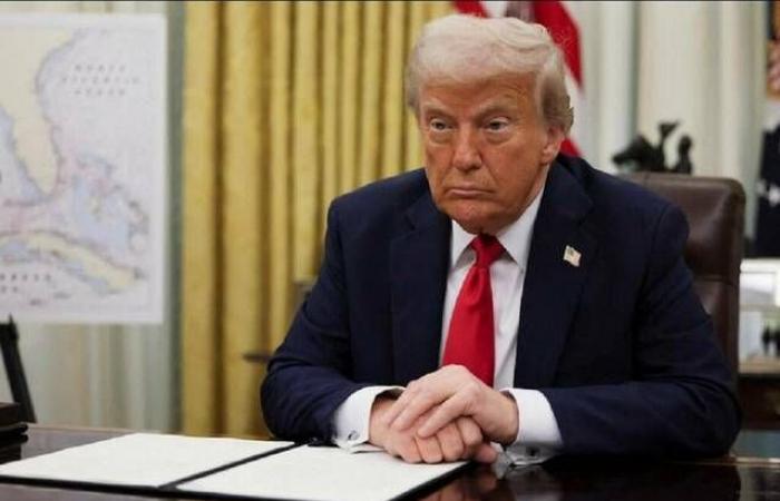 ترامب
      يهدد
      برسوم
      30%
      على
      الواردات
      الأوروبية
      بدءاً
      من
      أغسطس