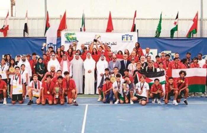 الجابر:
نسعى
لإعداد
جيل
عربي
واعد
في
«التنس»