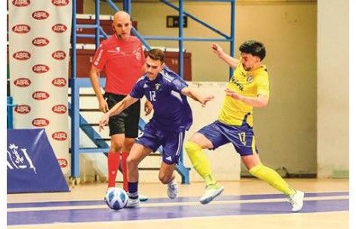 «أزرق
الصالات»
يخسر
من
ألفاريس..
ويستعيد
جهود
البعيجان
والعلي