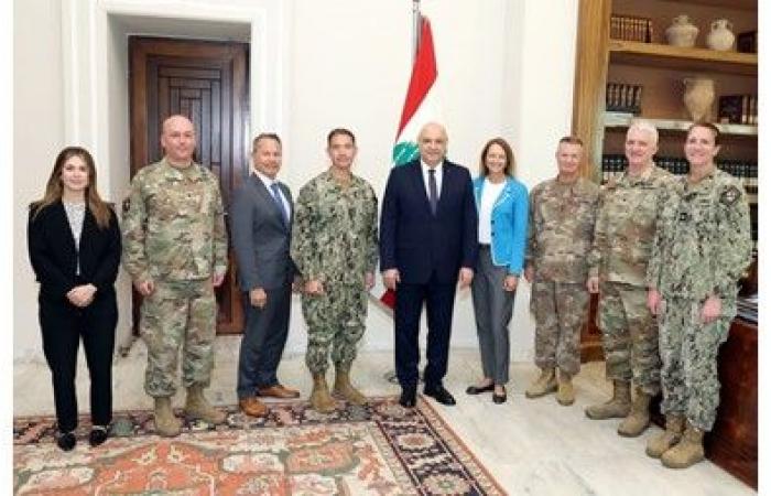 عون
يدعو
الولايات
المتحدة
إلى
الضغط
على
إسرائيل
للانسحاب
من
الأراضي
اللبنانية