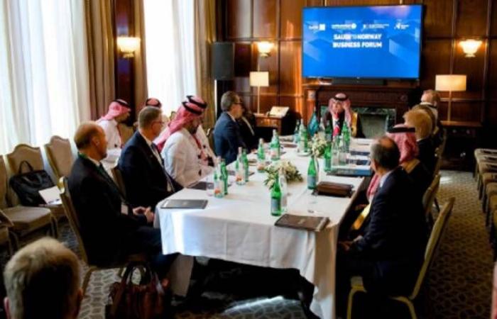 وزير
      التجارة
      يبحث
      تعزيز
      الشراكة
      التجارية
      السعودية
      النرويجية