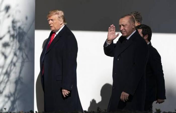 أردوغان
      يزور
      البيت
      الأبيض
      بقائمة
      مشتريات
      بـ50
      مليار
      دولار