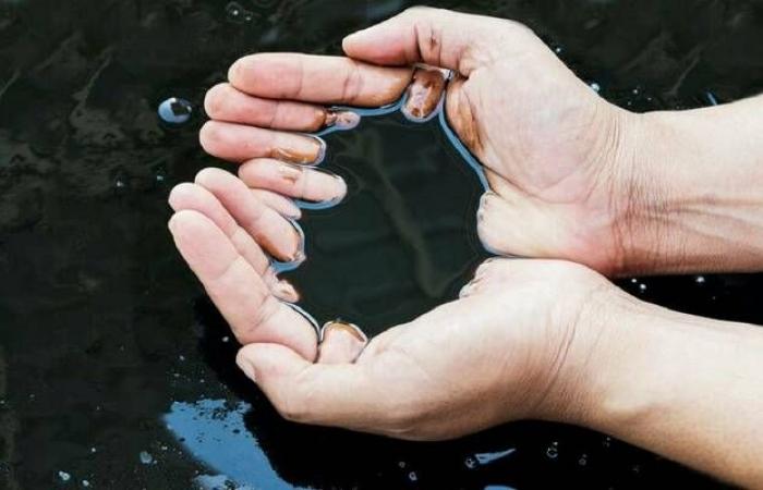 أسعار
      النفط
      العالمية
      تسجل
      مكاسب
      أسبوعية
      5%
      بنهاية
      تعاملات
      الجمعة