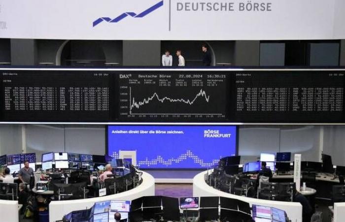 ارتفاع
      أسهم
      أوروبا
      بدعم
      قطاعات
      الخدمات
      المالية
      والصناعة