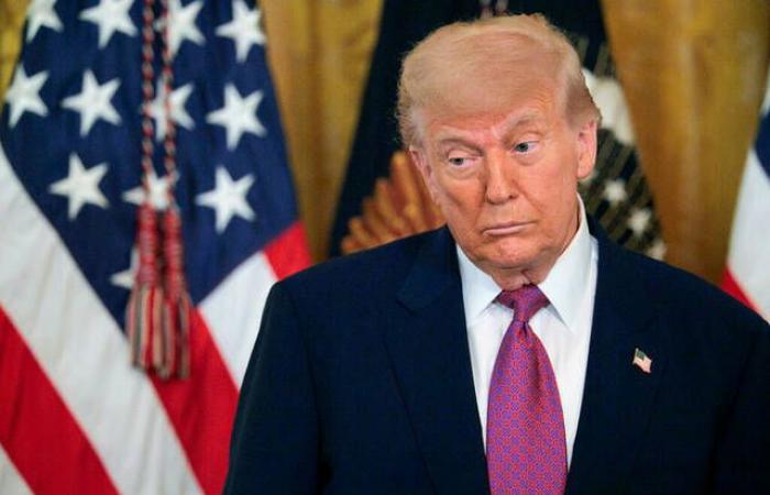 إدارة
      ترامب
      تجمد
      2.1
      مليار
      دولار
      من
      أموال
      شيكاغو
      وسط
      مواجهة
      الإغلاق
      الحكومي