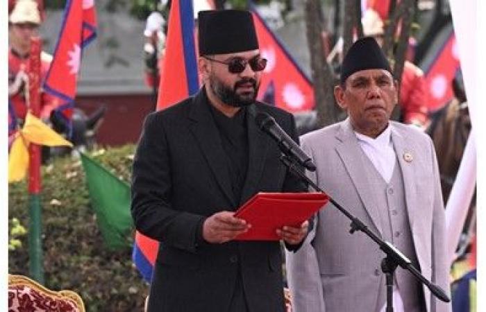 أصغر رئيس وزراء في تاريخ نيبال يؤدي اليمين الدستورية