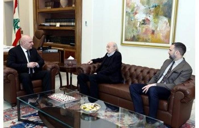 «الاشتراكي» لـ«الأنباء»: وليد جنبلاط حريص على منع الانزلاق للفتنة والصمود بوجه تحديات الحرب