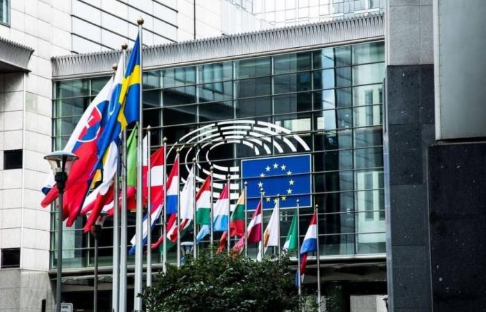 الاتحاد الأوروبي يدرس تفعيل الدفاع المشترك