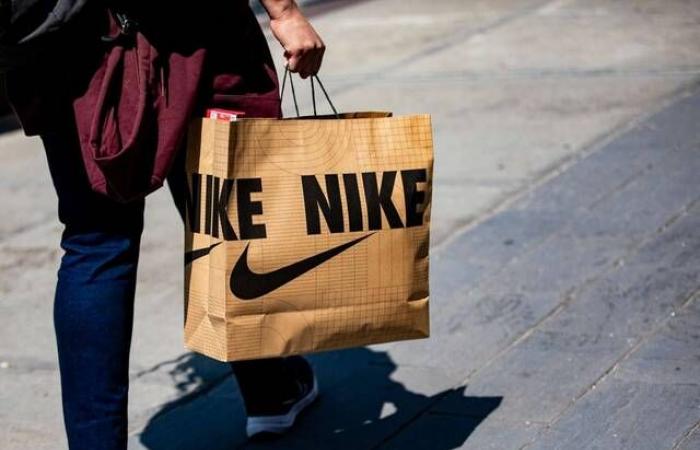 نايك يهبط 13% مع تعثر تعافيها في الصين وحرب إيران