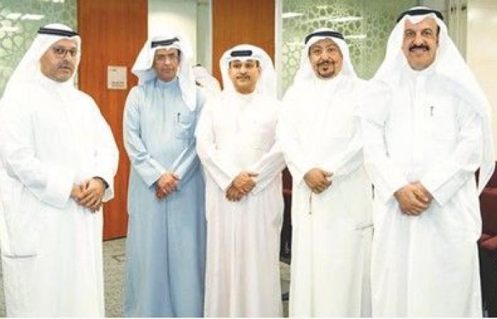 وزير المالية يتفقّد مراكز خدمة أملاك الدولة ويشيد بجودة الخدمات المقدمة للمراجعين