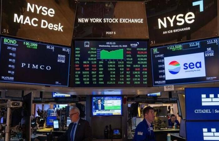 الأسهم الأمريكية تقلص خسائرها بعد الإعلان عن بروتوكول مراقبة "هرمز"