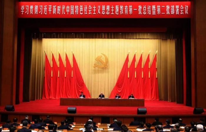 اتهامات بالفساد تطال عضواً في المكتب السياسي للحزب الشيوعي الصيني