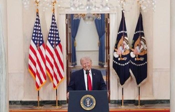 ترامب: سنضرب إيران بقوة كبيرة خلال الأسبوعين أو الثلاثة المقبلة ولن نسمح بتضرر حلفائنا في الشرق الأوسط