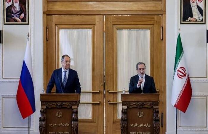 روسيا وإيران تعززان التنسيق الدبلوماسي بشأن أمن مضيق هرمز