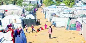 إسرائيل تكثف قصف غزة.. ومنخفض قطبي يهدد النازحين