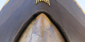 الحجر الأسود والركن اليماني.. 
شاهدان على قداسة البيت العتيق