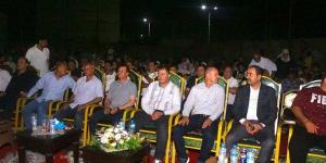 محافظ دمياط يشارك المواطنين مؤازرة المنتخب الوطني أمام بلجيكا في كأس العالم (صور)