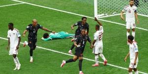 قطر بـ 10 لاعبين تتأخر أمام كندا 3-0 في شوط أول مثير بالمونديال