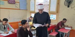 امتحانات الثانوية الأزهرية، نصائح ذهبية من رئيس القطاع للطلاب من داخل لجان قنا