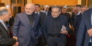 رئيس الوفد الإيراني المفاوض من زيورخ: لن أخيب آمال شهداء إيران وسأعود مرفوع الرأس