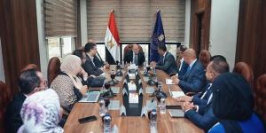 رئيس هيئة الدواء المصرية يبحث تعزيز توطين الصناعة ونقل التكنولوجيا