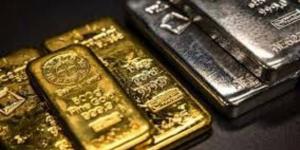 الذهب يتراجع نحو 4000 دولار مع ارتفاع الدولار