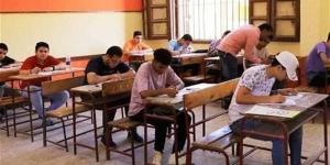 طلاب الثانوية العامة يؤدون أول امتحانات المواد المضافة للمجموع باللغة العربية، الأحد