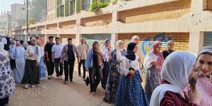 المحل الإعرابي لـ "قد خرجت" ومعنى "ازدراء" يحيران طلاب الثانوية العامة في امتحان العربي