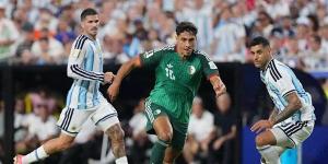 نجم منتخب عربي يتصدر قائمة الأكثر مراوغة في دور المجموعات بكأس العالم