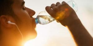 اكتشف أسباب العطش المستمر رغم شرب الماء