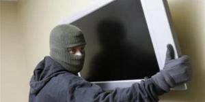 حاميها حراميها، تفاصيل سرقة 3 أفراد أمن لشاشات استاد القاهرة وقرار من النيابة