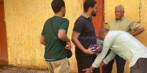 امتحانات الثانوية العامة 2026، تفتيش الطلاب بالعصا الإلكترونية قبل دخول اللجان