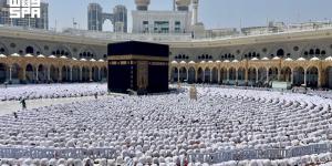 مراحل غسل الكعبة.. عناية ودقة تجسدان شرف المكان وقدسيته