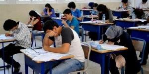 ضبط 5 هواتف محمولة داخل لجنة ثانوية عامة بشبرا الخيمة أثناء امتحان الكيمياء
