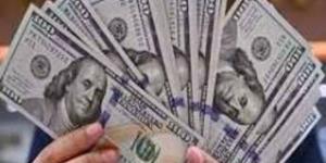 الدولار يتماسك مع ارتفاع رهانات رفع أسعار الفائدة
