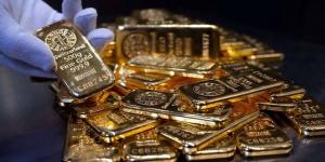 إتش إس بي سي يخفض توقعات الذهب لعامي 2026 و2027