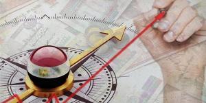 أخبار الاقتصاد اليوم: الدولار يواصل ارتفاعه أمام الجنيه، صرف مرتبات يوليو بالزيادات الجديدة، ارتفاع مؤشرات البورصة المصرية، طفرة في الخدمات البنكية