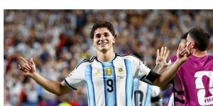 فيفا يفاجئ نجم الأرجنتين قبل نهائي كأس العالم (فيديو)