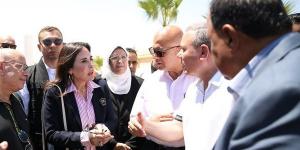 وزيرة الإسكان ومحافظ مطروح في جولة تفقدية بعدد من مشروعات مياه الشرب والصرف الصحي