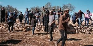 الهلال الأحمر الفلسطيني: إصابة شخصين خلال هجوم لمستوطنين على قرية صرة بنابلس