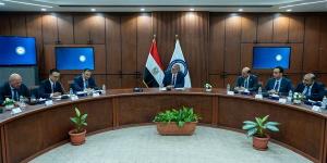 مصر والصين تدفعان بمشروعات في قطاع البتروكيماويات وتوطين بعض المنتجات