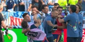 بعد معركة المونديال، لاعب منتخب الأرجنتين يشعل أزمة جديدة مع بوكا جونيورز (فيديو)