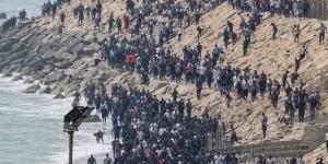 وزير الداخلية الإسباني: 72 ألف مهاجر دخلوا سبتة، عاد منهم 70 ألفا إلى المغرب