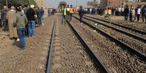 تفاصيل الساعات الأخيرة في حياة أربعيني عثر عليه متوفيا أعلى شريط السكة الحديد بالشرقية
