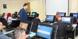 قانون العمل الجديد، متى يلتزم صاحب العمل بتوفير السكن والانتقالات للعمال؟